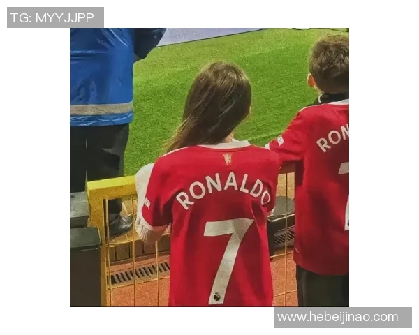 八大足球巨星经典头像集合:探秘世界足坛顶级球员风采 八大足球巨星经典头像集合:探秘世界足坛顶级球员风采