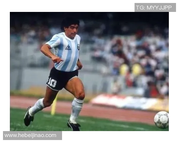 全球足球巨星雕像背后的艺术家揭秘:他们如何雕刻球场传奇人物的光辉瞬间 全球足球巨星雕像背后的艺术家揭秘:他们如何雕刻球场传奇人物的光辉瞬间